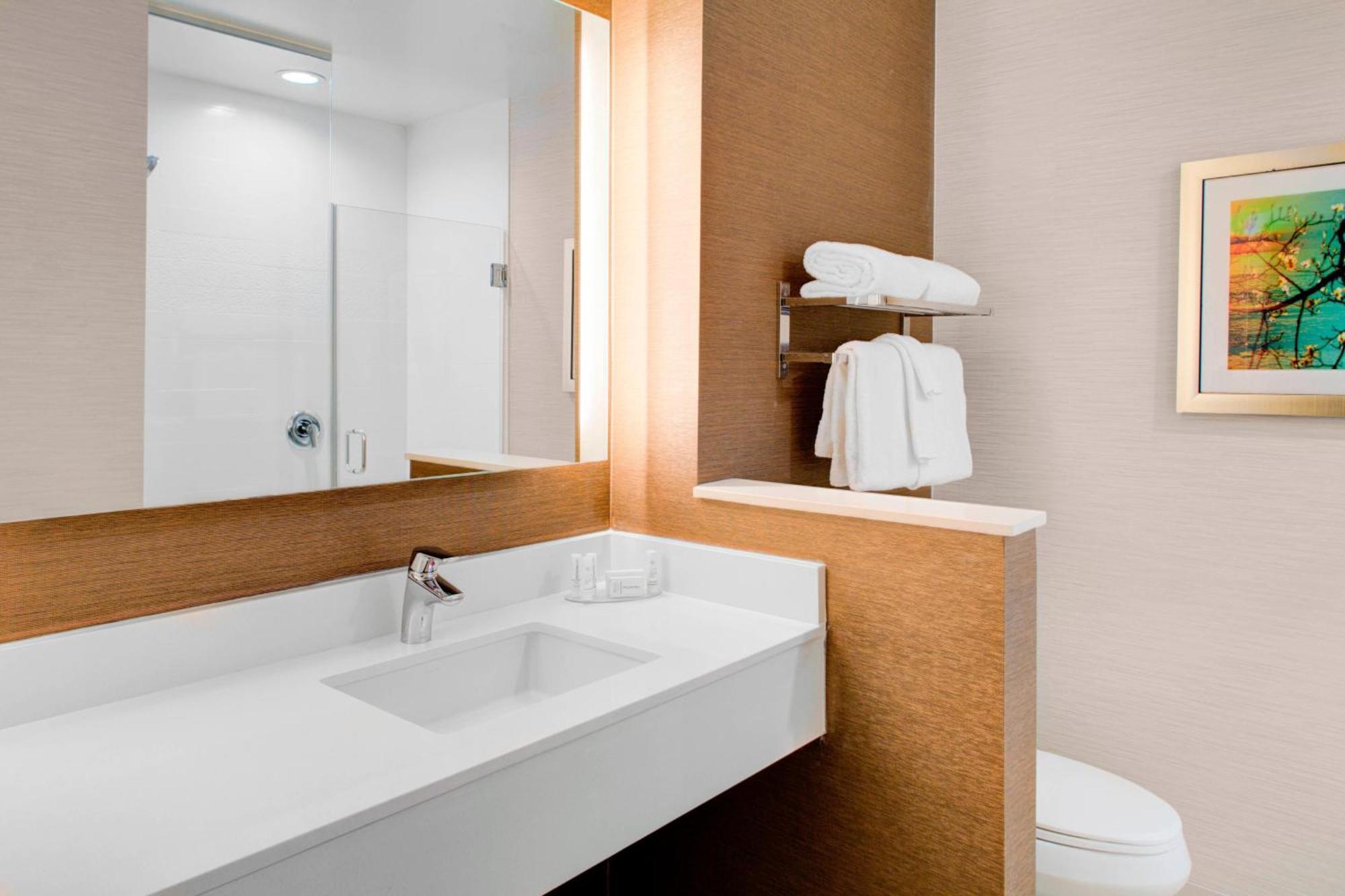 Fairfield Inn & Suites By Marriott Bakersfield North/Airport Екстериор снимка