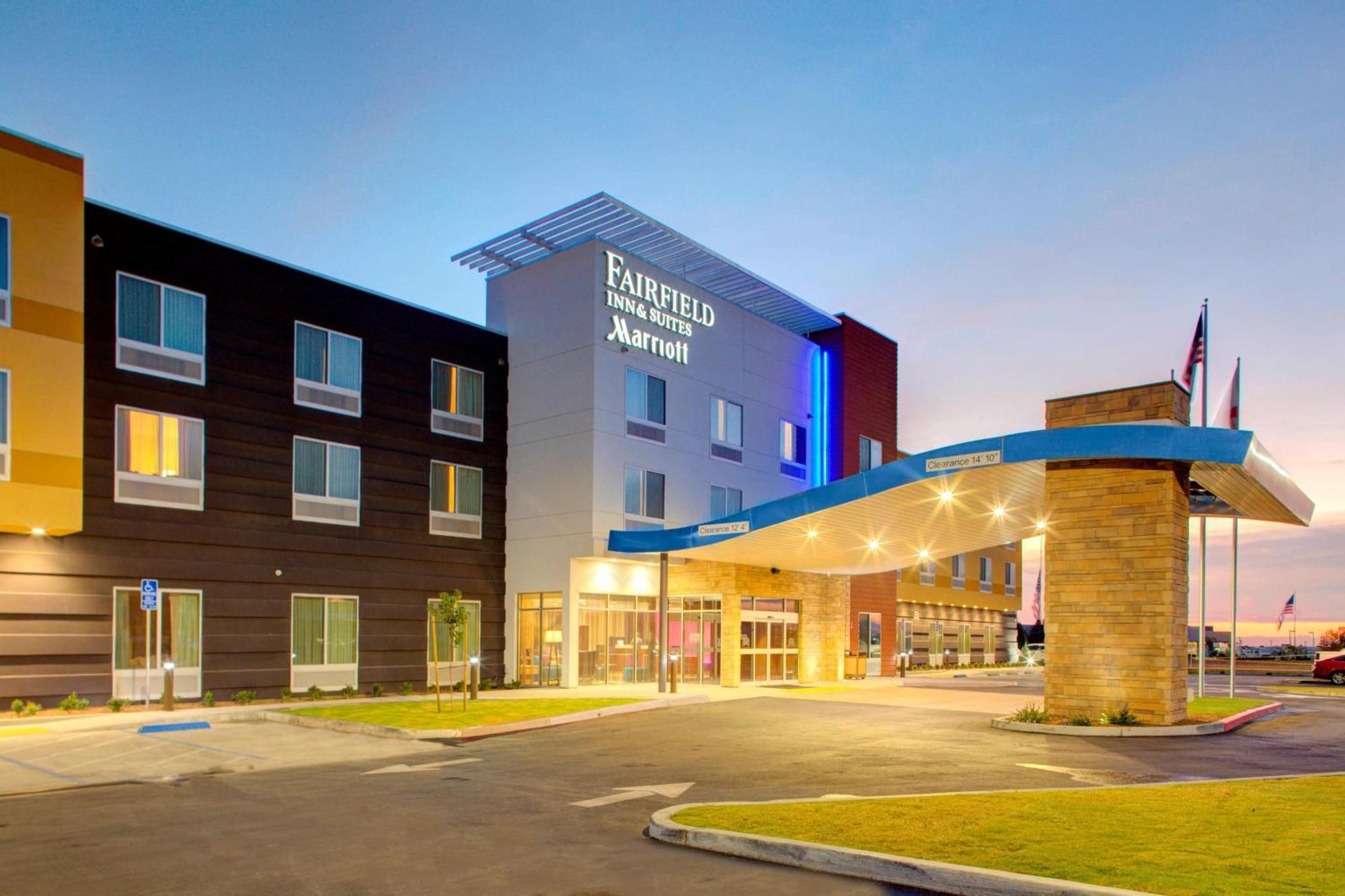 Fairfield Inn & Suites By Marriott Bakersfield North/Airport Екстериор снимка