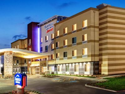 Fairfield Inn & Suites By Marriott Bakersfield North/Airport Екстериор снимка